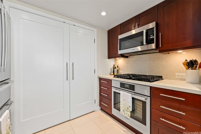 1177 Queen Street 3303, Honolulu, HI 96814