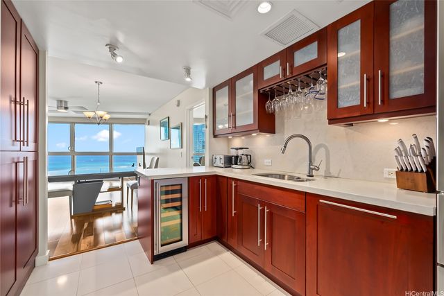 1177 Queen Street 3303, Honolulu, HI 96814