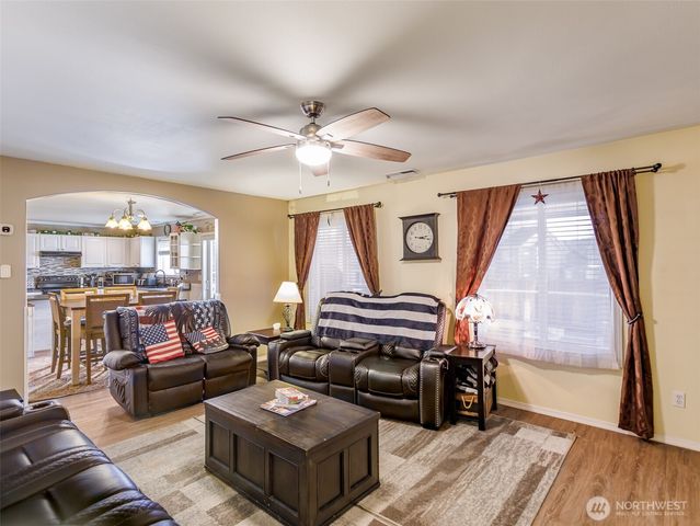 9983 Dragt Street SE, Yelm, WA 98597