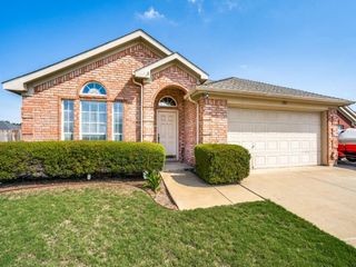 1501 Wolf Creek Drive, Arlington, TX 76018