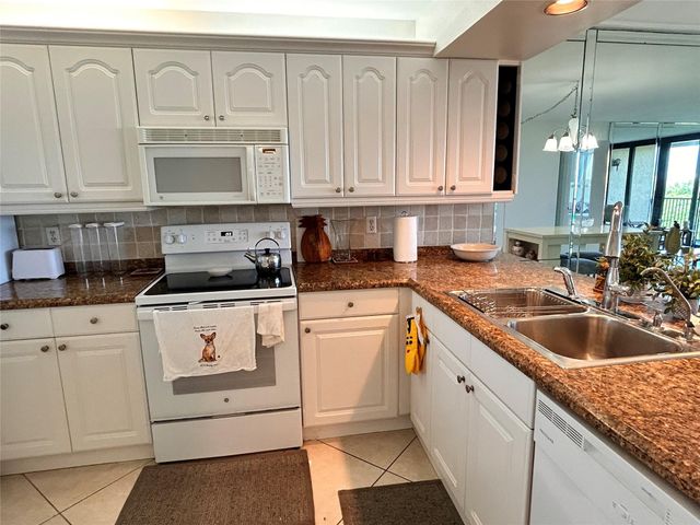 14 ROYAL PALM Way 605, Boca Raton, FL 33432