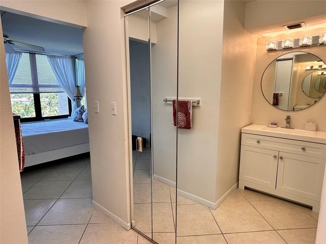 14 ROYAL PALM Way 605, Boca Raton, FL 33432