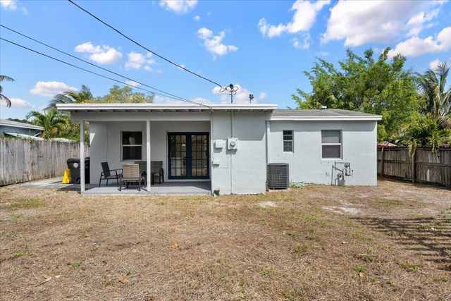 1209 14th Court S, Lake Worth Beach, FL 33460