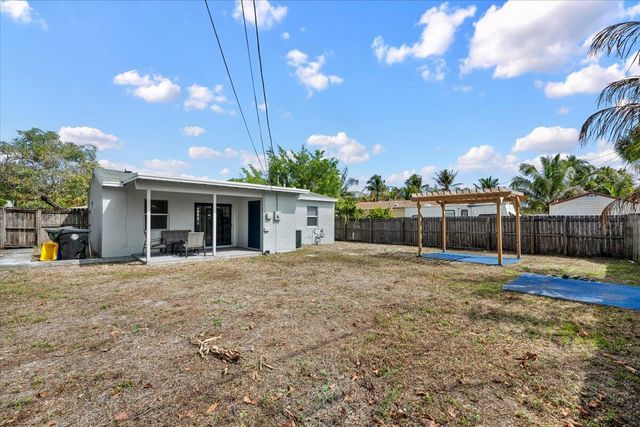 1209 14th Court S, Lake Worth Beach, FL 33460