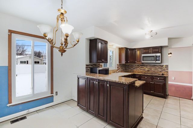 28931 W 11 Mile Road, Farmington, MI 48336