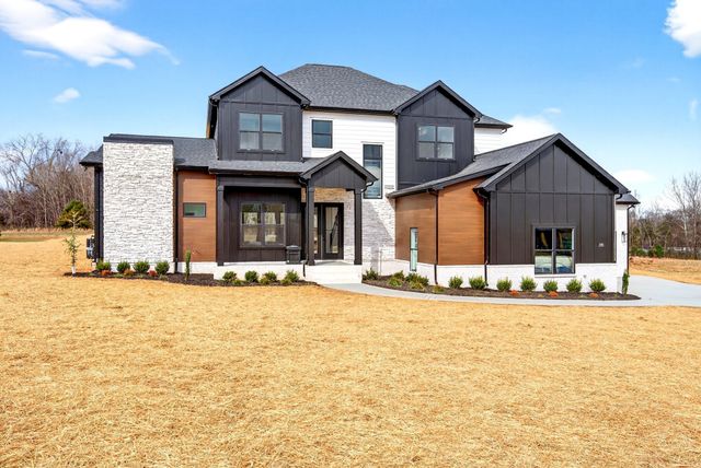 4 Pace Rd, Clarksville, TN 37043