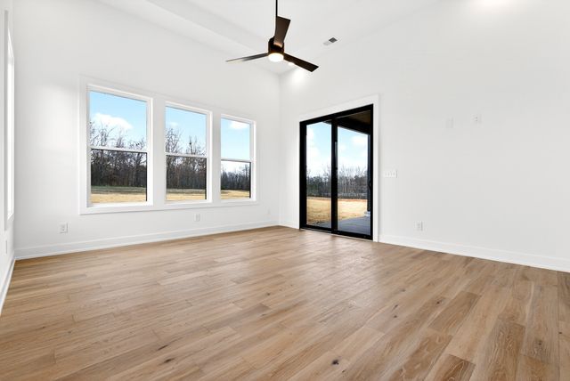 4 Pace Rd, Clarksville, TN 37043