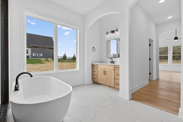 4 Pace Rd, Clarksville, TN 37043