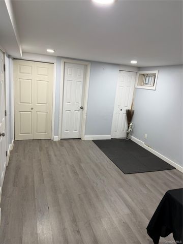 279 S King Street, Elmont, NY 11003