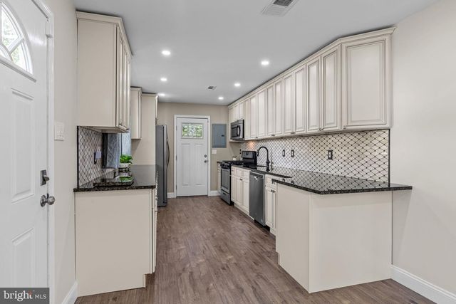 542 DOLORO DR, Morrisville, PA 19067
