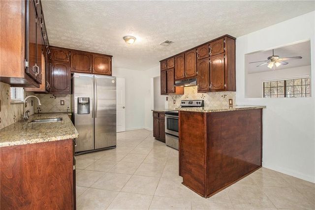 1110 Estates Court, Stockbridge, GA 30281