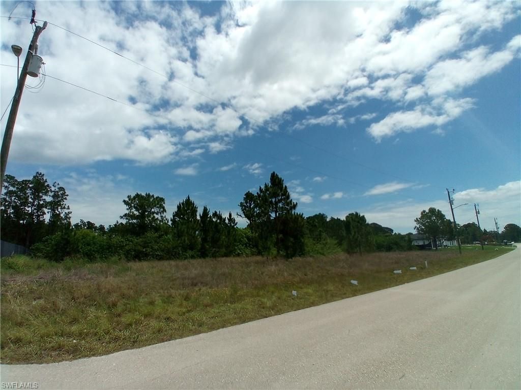 1021 Winters ST E, LEHIGH ACRES, FL 33974 — photo 2