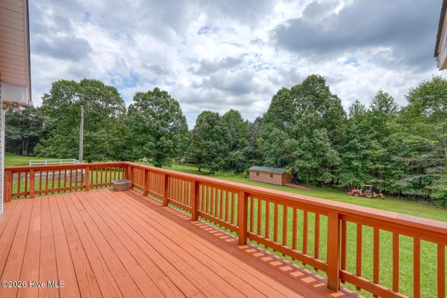 151 Sharp Top Circle, Blairsville, GA 30512