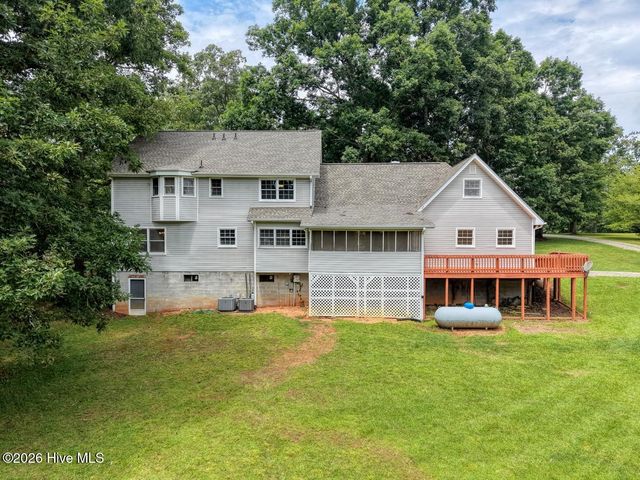 151 Sharp Top Circle, Blairsville, GA 30512