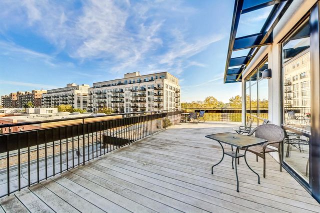 1001 W 15TH Street 241, Chicago, IL 60608