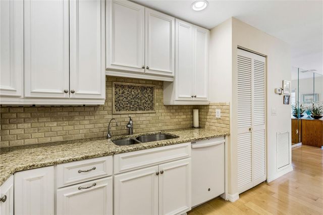 3242 RINGWOOD MEADOW 76, Sarasota, FL 34235