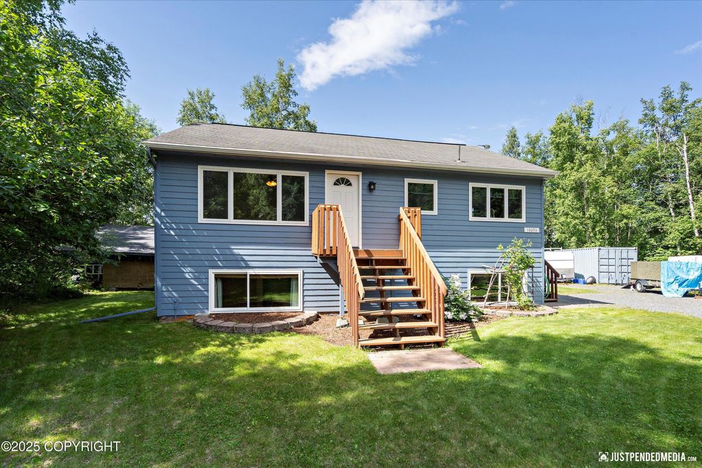 19370 Lupin Street, Chugiak, AK 99567