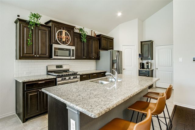 2421 Clay Creek Lane, Fort Worth, TX 76177