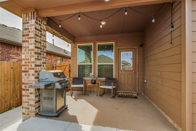 2421 Clay Creek Lane, Fort Worth, TX 76177