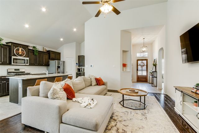 2421 Clay Creek Lane, Fort Worth, TX 76177