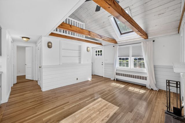 14 Nickerson Street, Falmouth, MA 02536