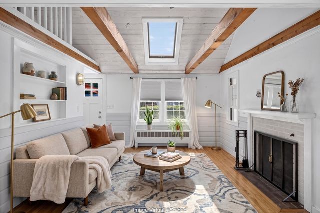 14 Nickerson Street, Falmouth, MA 02536