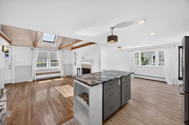 14 Nickerson Street, Falmouth, MA 02536