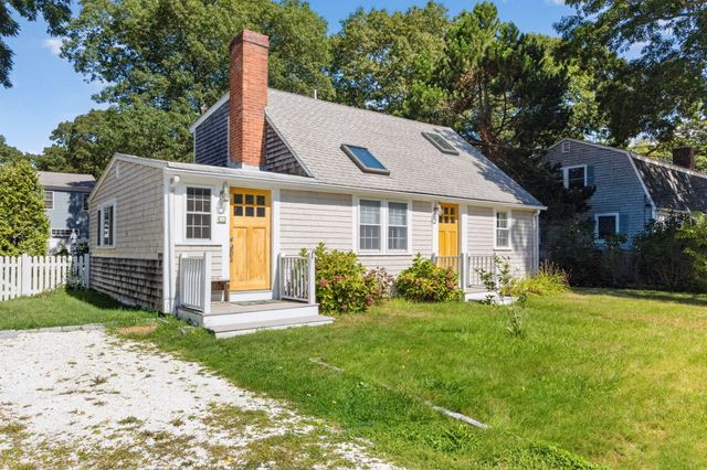 14 Nickerson Street, Falmouth, MA 02536