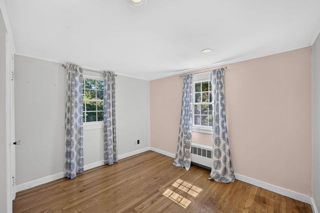 14 Nickerson Street, Falmouth, MA 02536