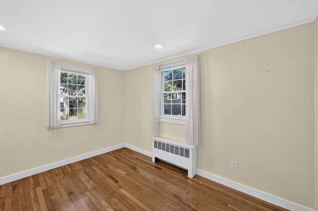 14 Nickerson Street, Falmouth, MA 02536