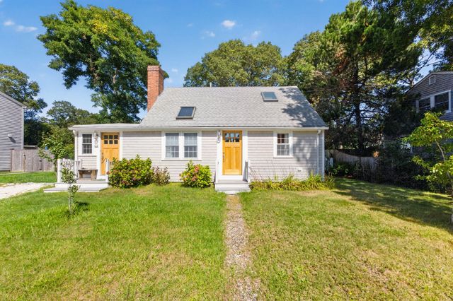 14 Nickerson Street, Falmouth, MA 02536