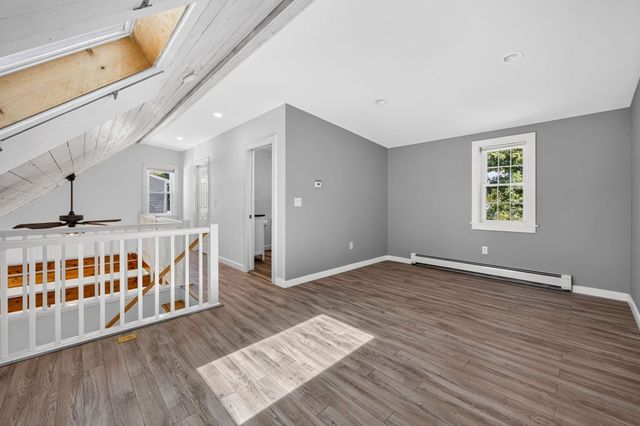 14 Nickerson Street, Falmouth, MA 02536