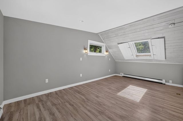 14 Nickerson Street, Falmouth, MA 02536