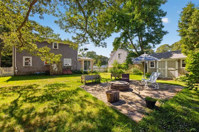 14 Nickerson Street, Falmouth, MA 02536