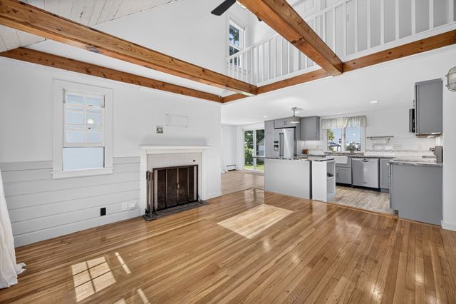 14 Nickerson Street, Falmouth, MA 02536