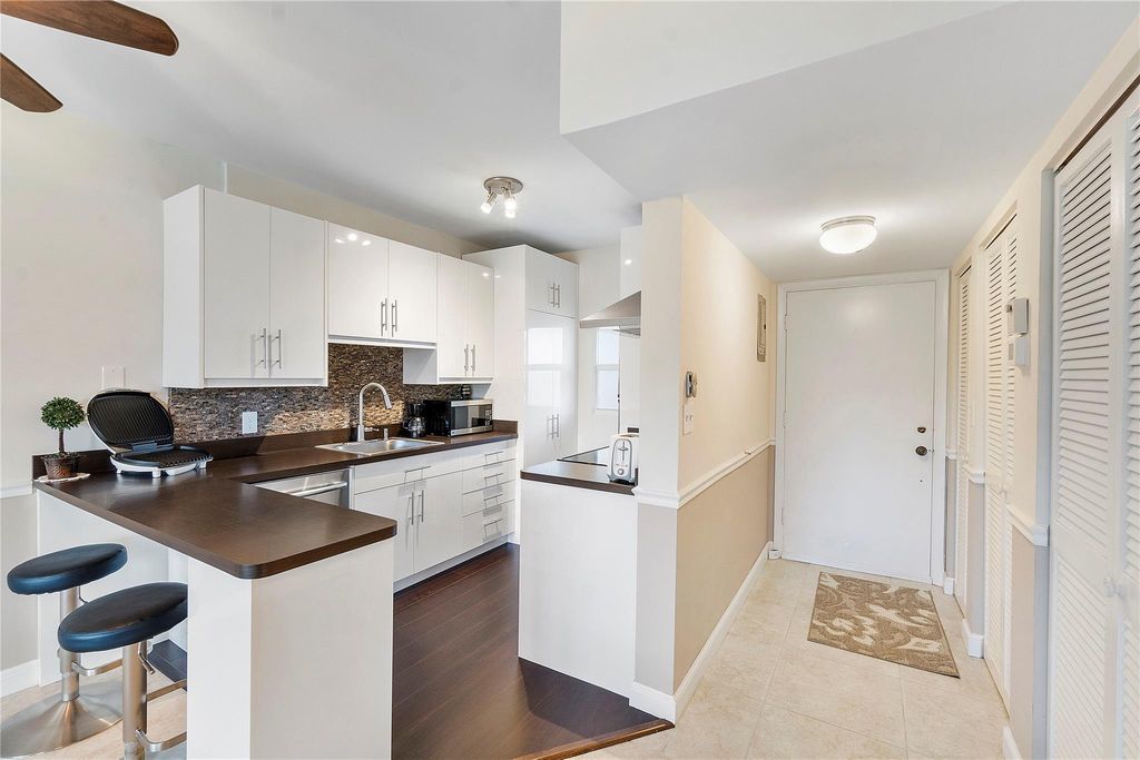 5401 NW 2nd Ave 322, Boca Raton, FL 33487