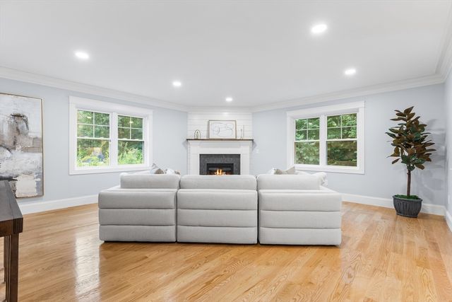 345 Cambridge St, Burlington, MA 01803