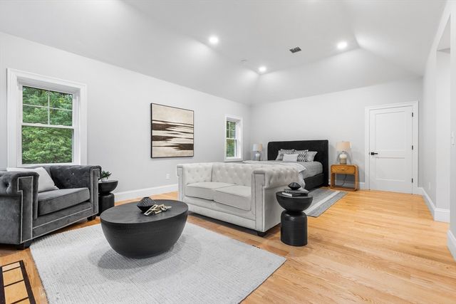 345 Cambridge St, Burlington, MA 01803