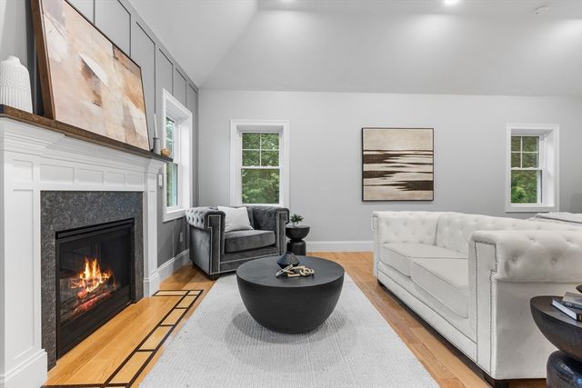 345 Cambridge St, Burlington, MA 01803