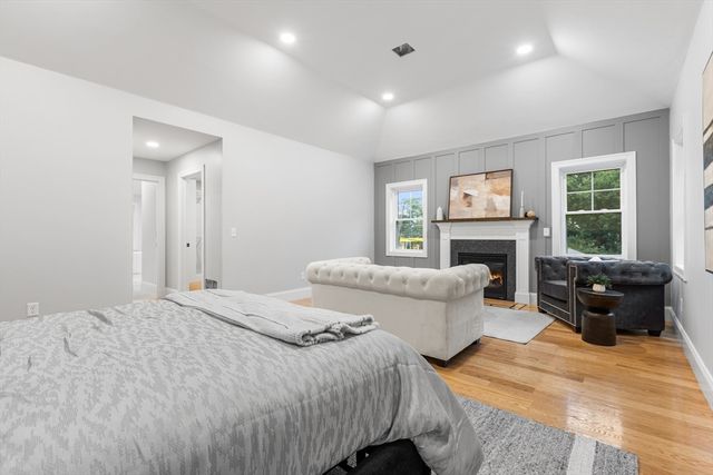 345 Cambridge St, Burlington, MA 01803