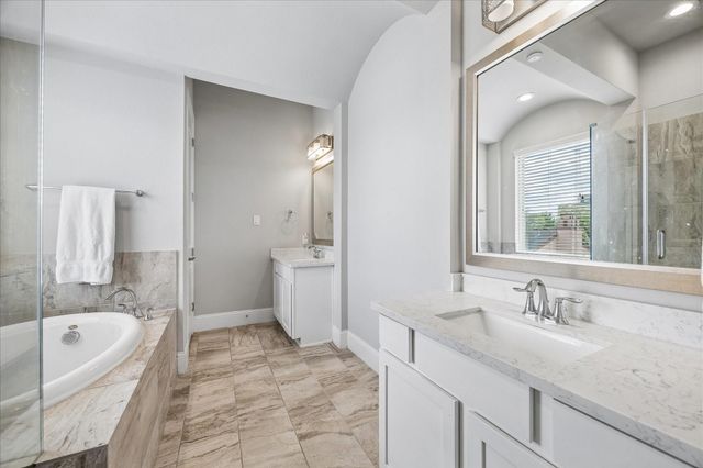 1702 Oak Leaf Pass Drive, Houston, TX 77055