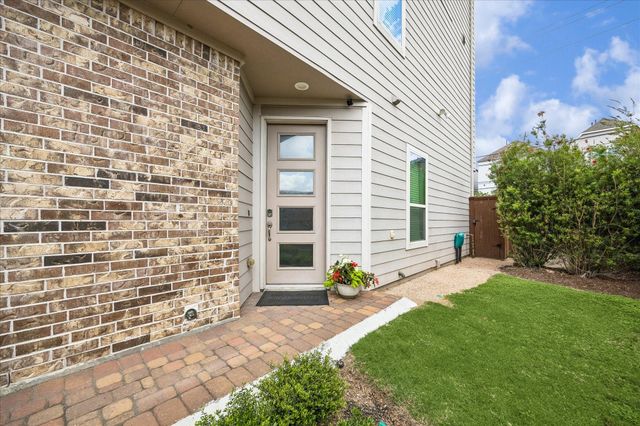 1702 Oak Leaf Pass Drive, Houston, TX 77055