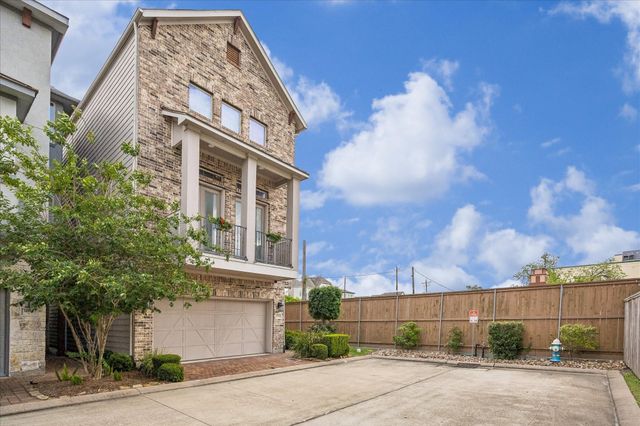 1702 Oak Leaf Pass Drive, Houston, TX 77055