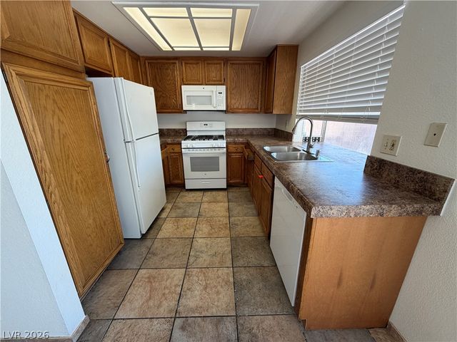 9509 Swan Bay Drive, Las Vegas, NV 89117