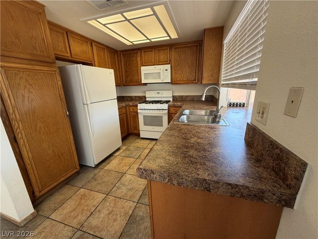 9509 Swan Bay Drive, Las Vegas, NV 89117