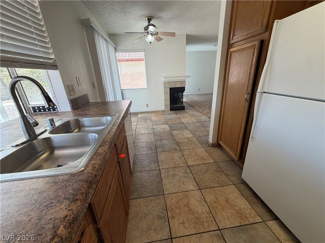 9509 Swan Bay Drive, Las Vegas, NV 89117
