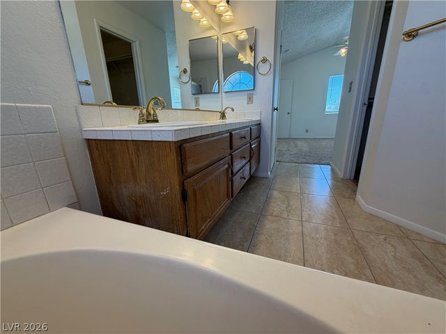 9509 Swan Bay Drive, Las Vegas, NV 89117