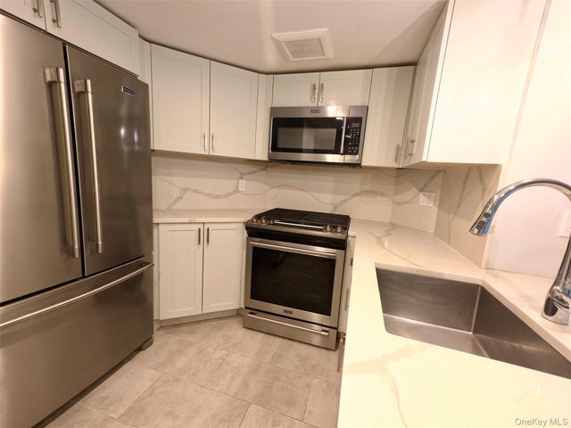 10 Stewart Pl 2GE, White Plains, NY 10603
