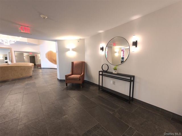10 Stewart Pl 2GE, White Plains, NY 10603