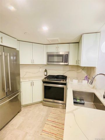 10 Stewart Pl 2GE, White Plains, NY 10603